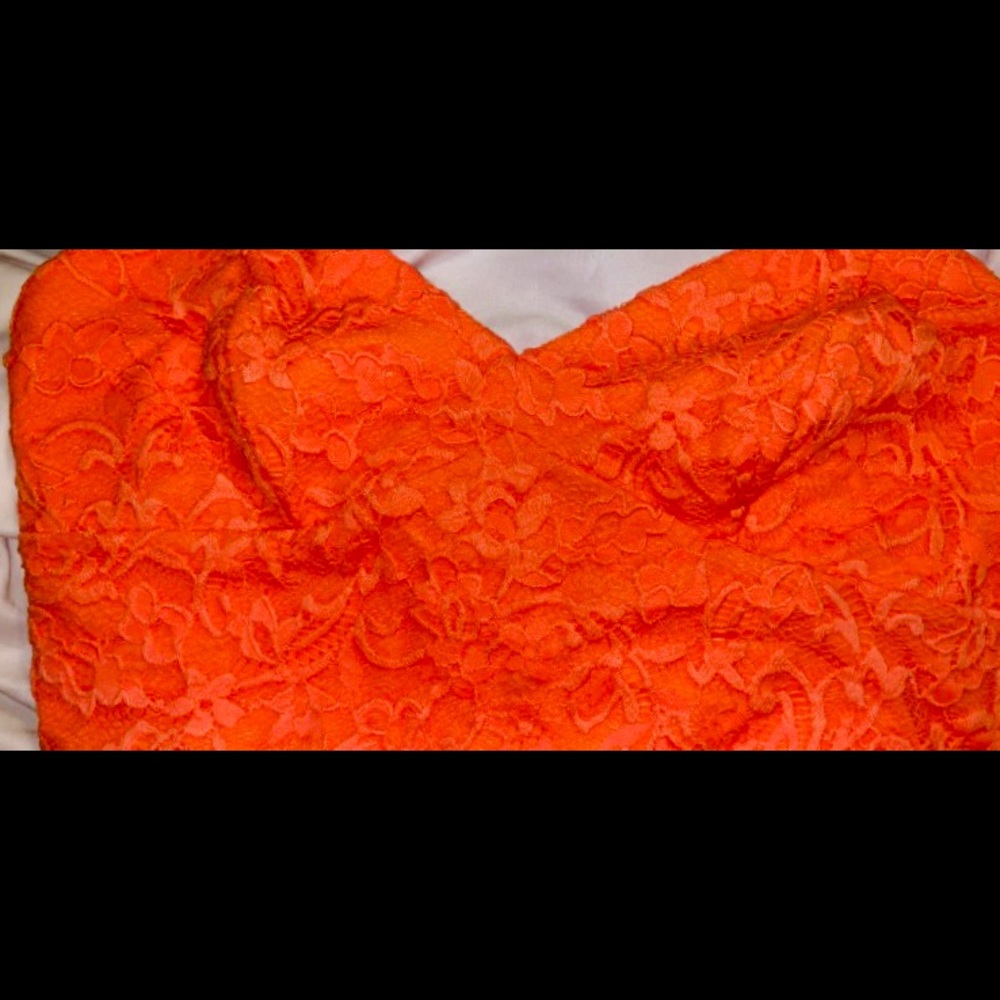 Ladies BEBE Crop top